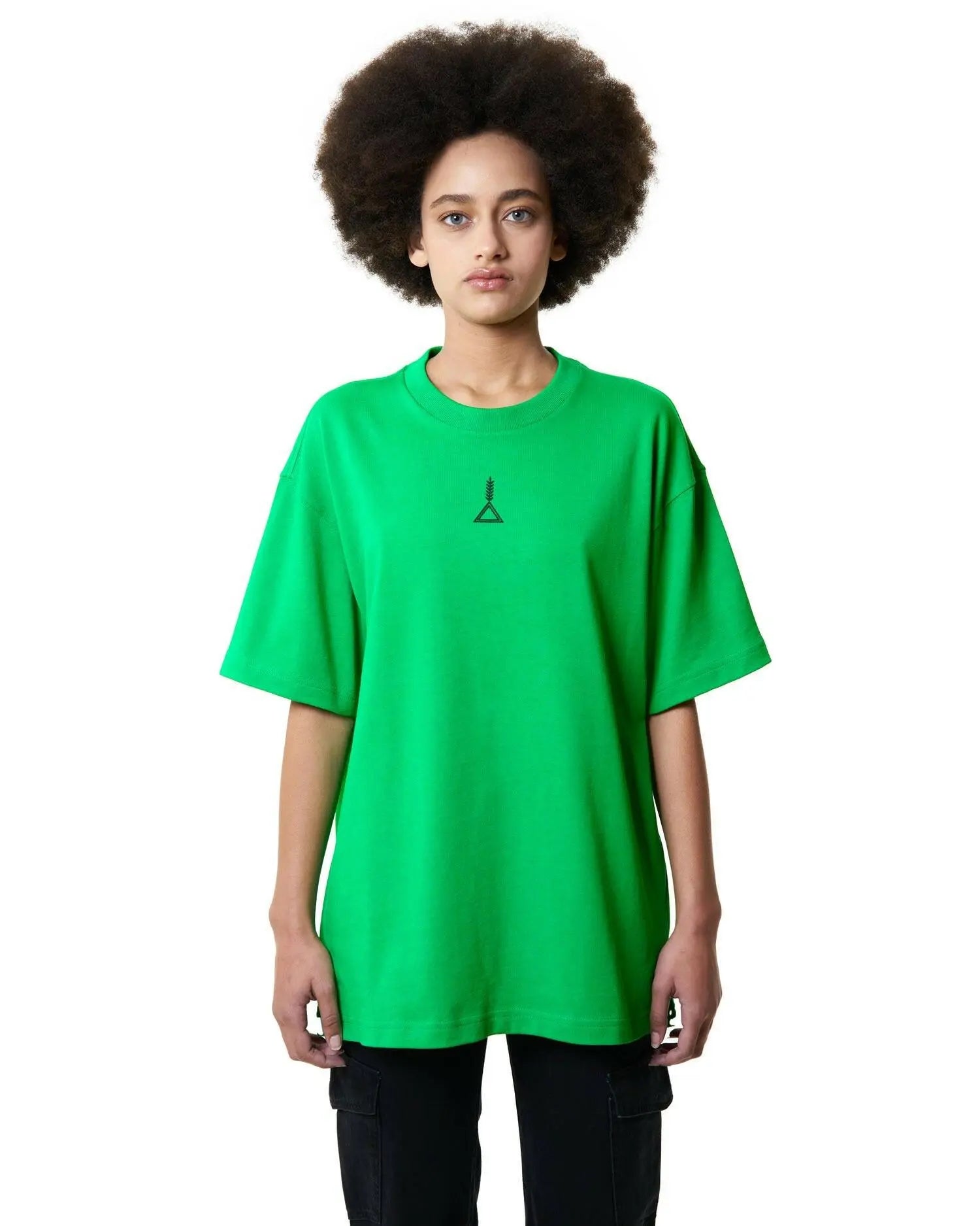 تيشيرت اوفر سايز اخضر بتصميم عصري بسيط