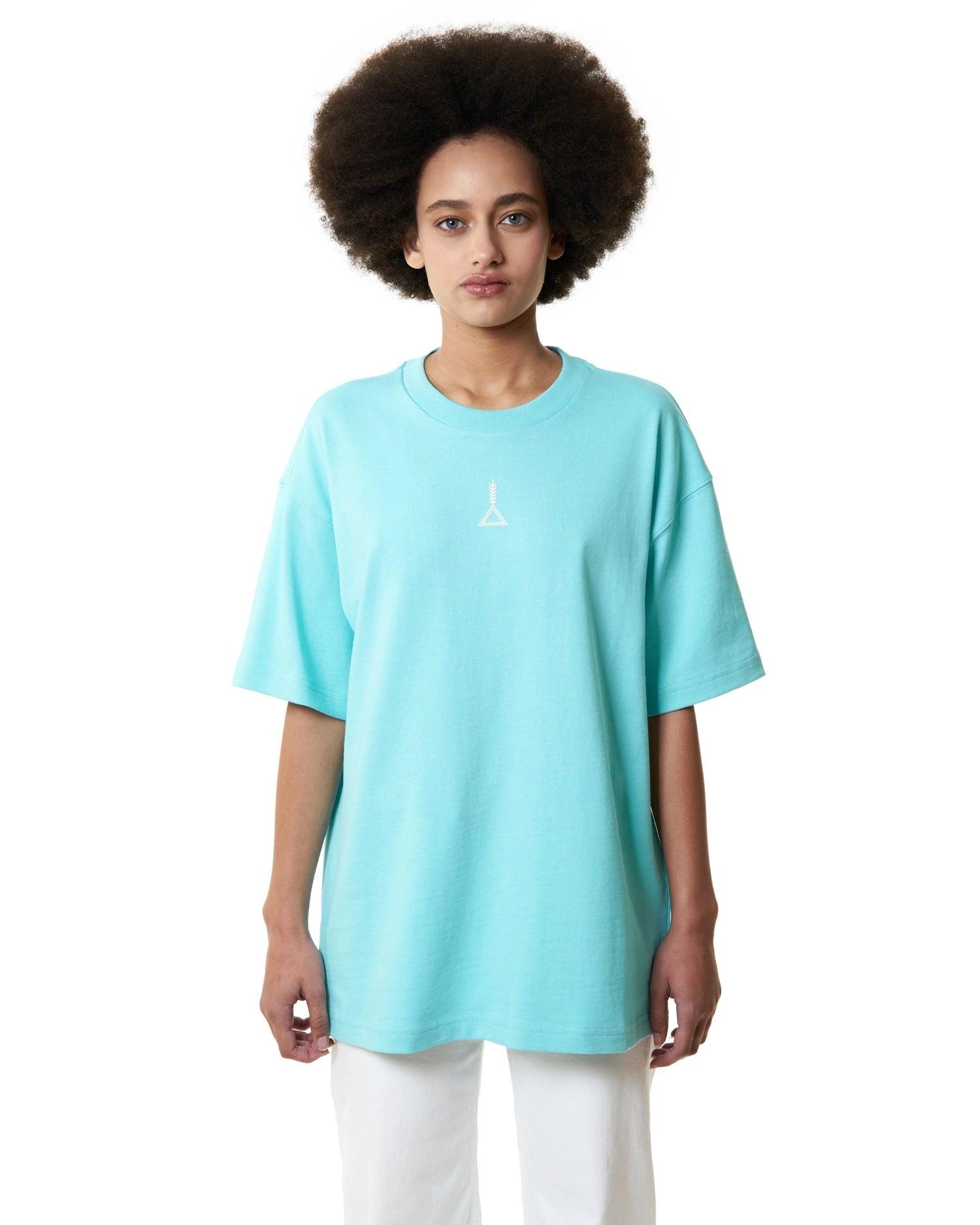 تيشيرت سماوي عملي بتصميم مريح