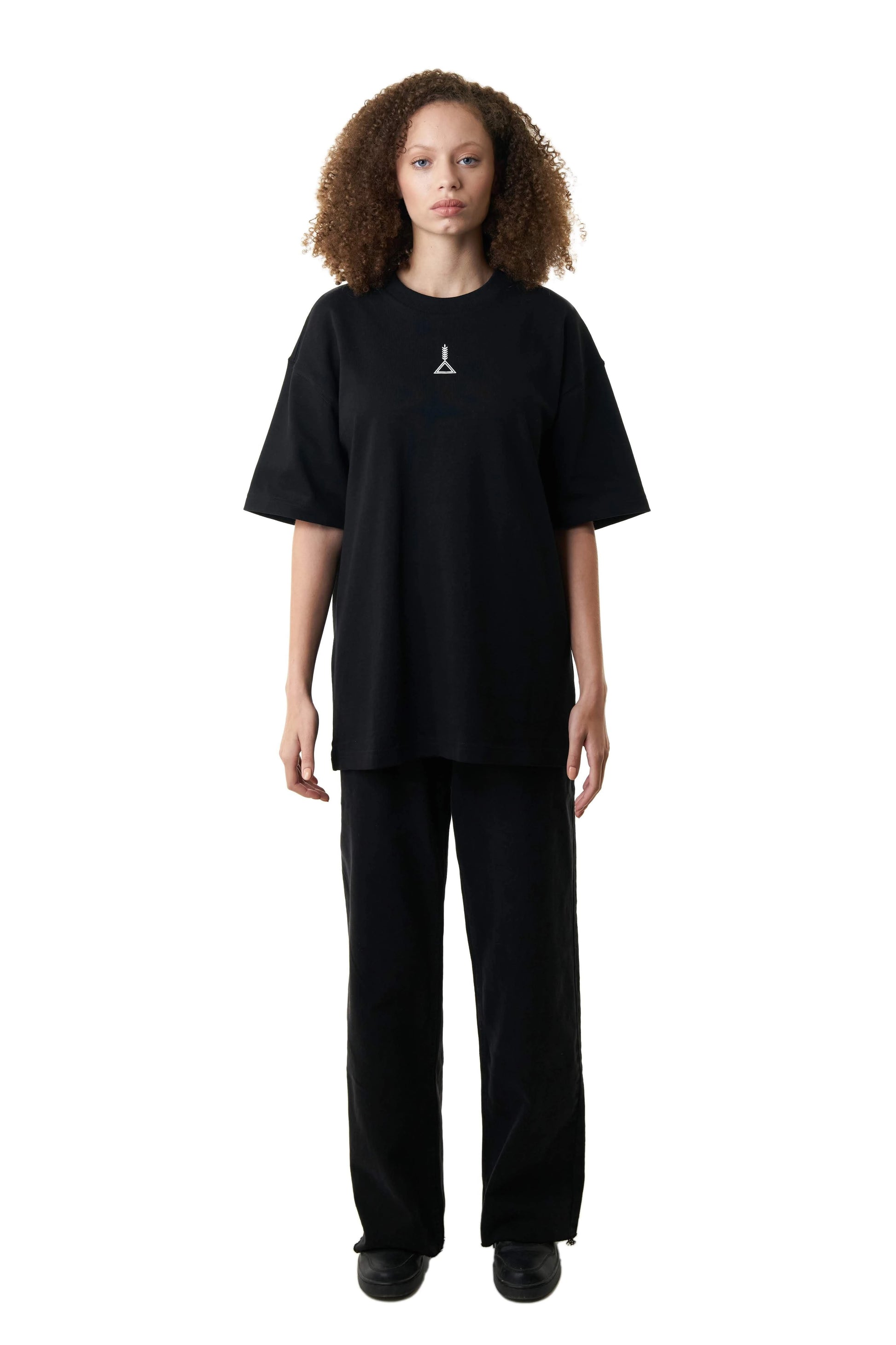 تيشيرت اوفر سايز اسود من متجر سعودي ايثوس