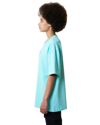 تيشيرت سماوي واسع مثالي لكل إطلالة